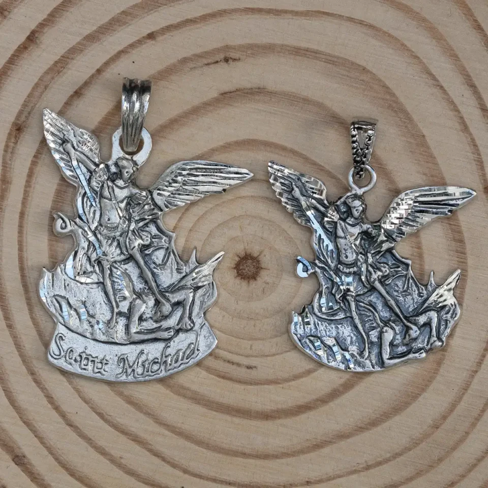 Medalla San Miguel Arcángel silueta