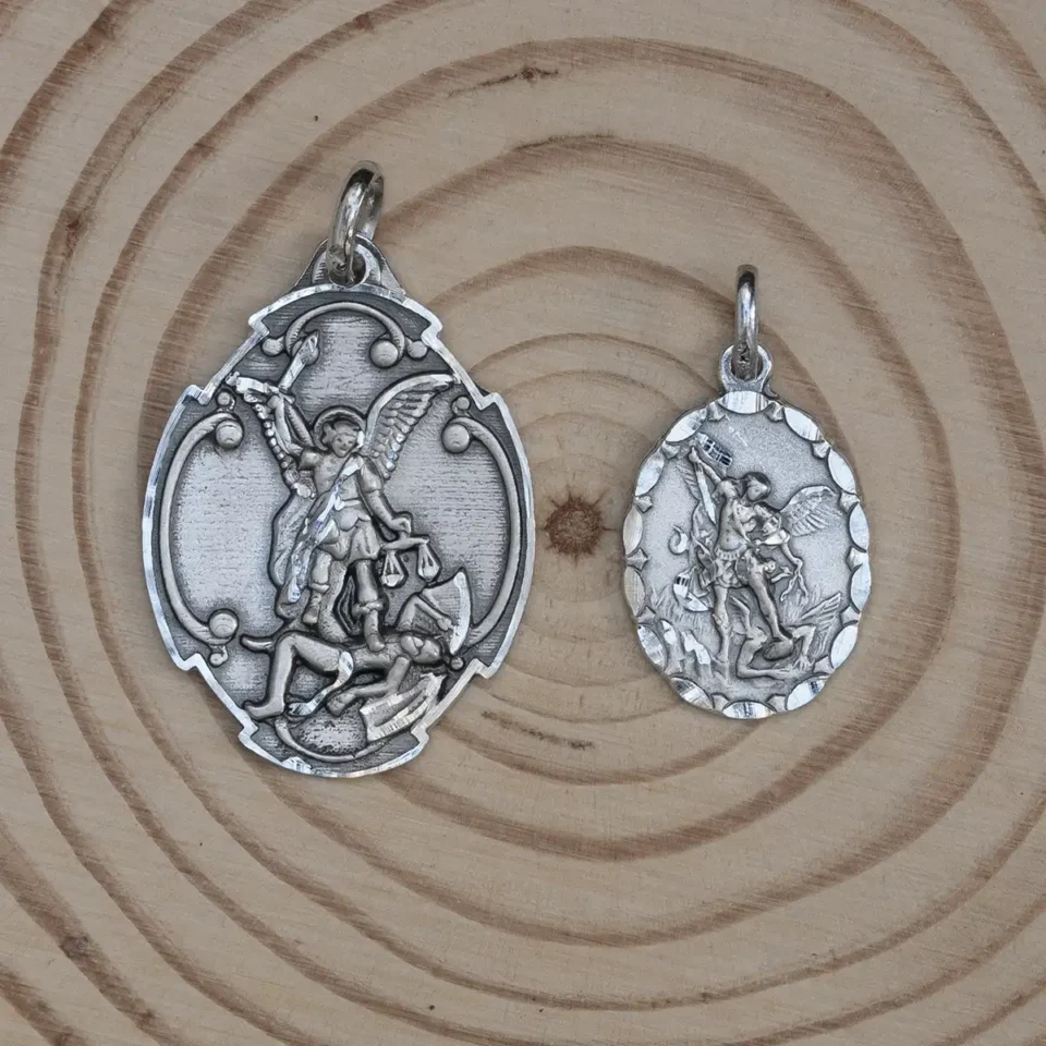 Medalla de San  Miguel Arcángel oval