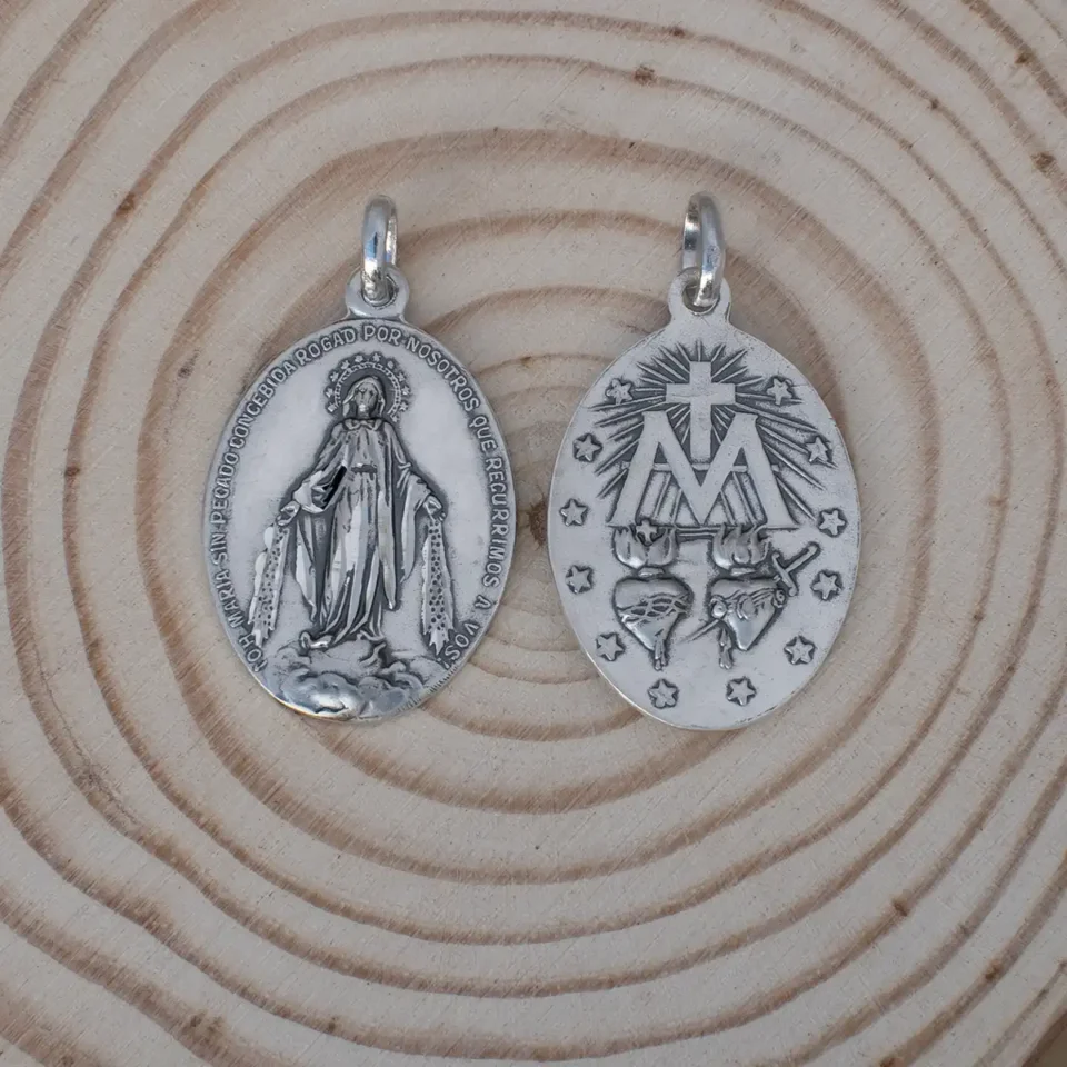 Medalla Virgen Milagrosa forma oval en plata de ley