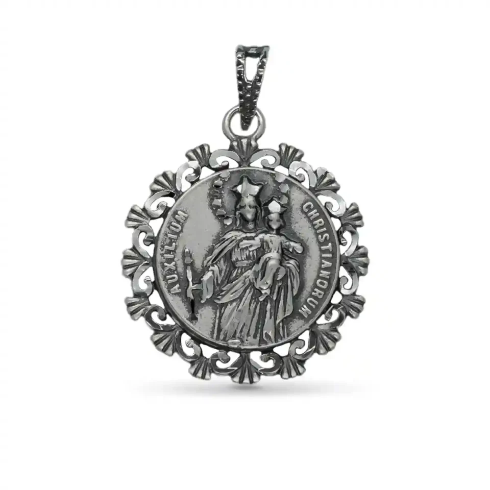 Medalla Virgen Maria Auxiliadora en plata de ley con cerco alrededor con forma redonda