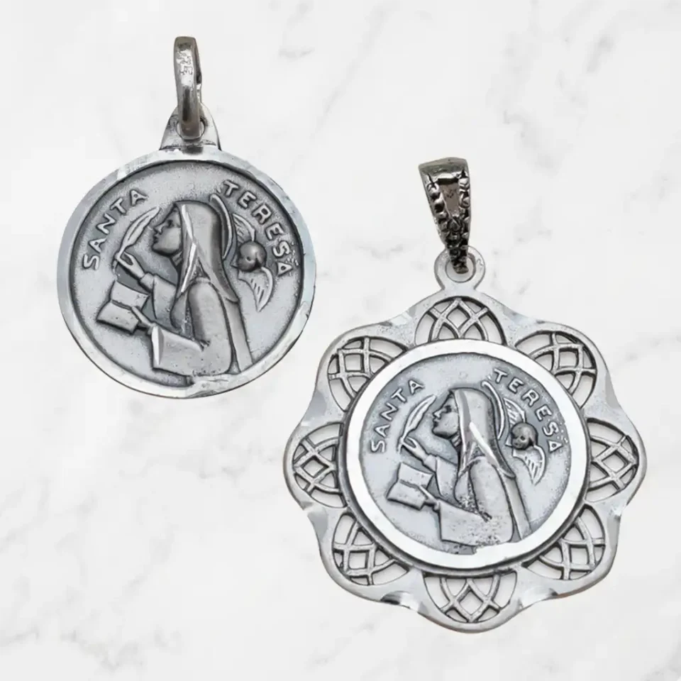Medallas de Santa Teresa en plata de ley 925 forma redonda