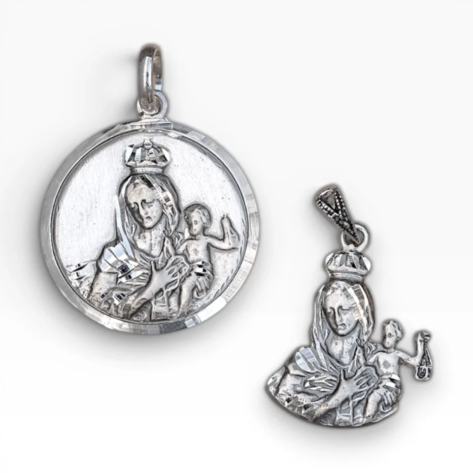 Medalla Virgen del Carmen silueta