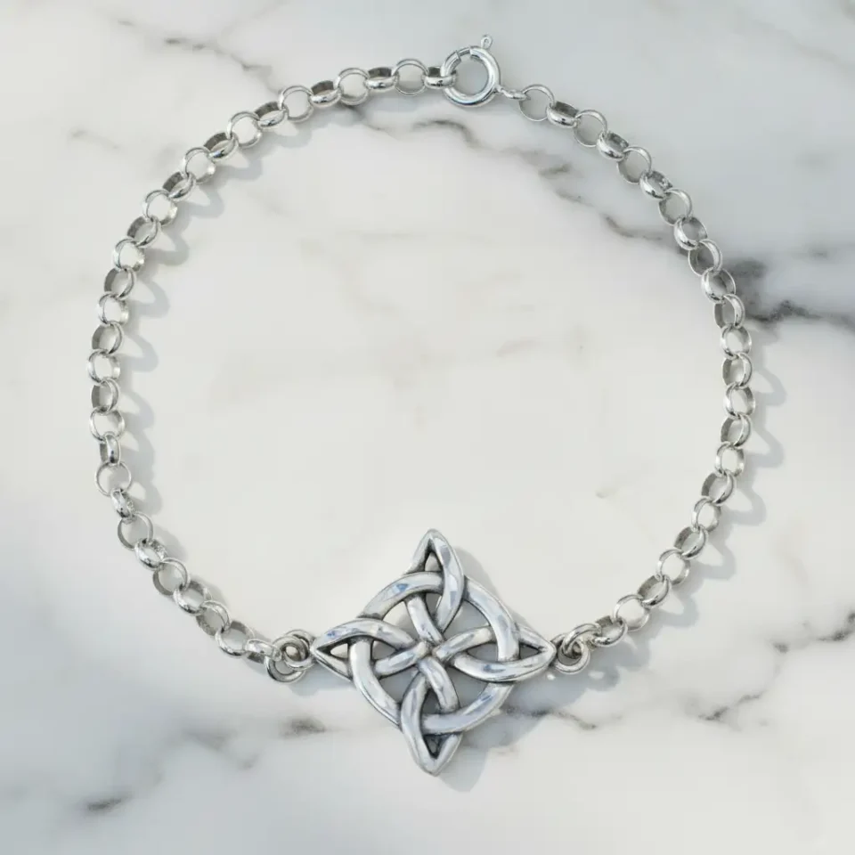 Pulsera de plata con Nudo de Bruja