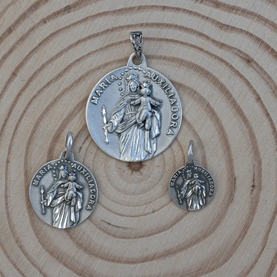 Medalla María Auxiliadora redonda